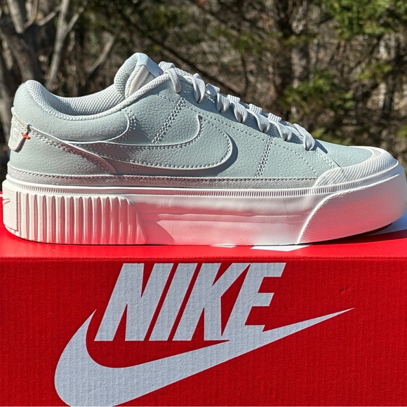 Nike Court Legacy Platform Low Casual Sneaker Size US Womens 6 | 7 | 9.5 NEW - Picture 2 of 11